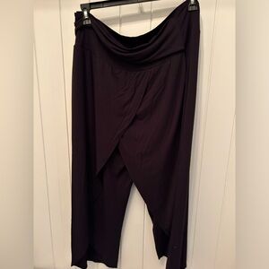 Athleta Black Pant (I think call on the fly)